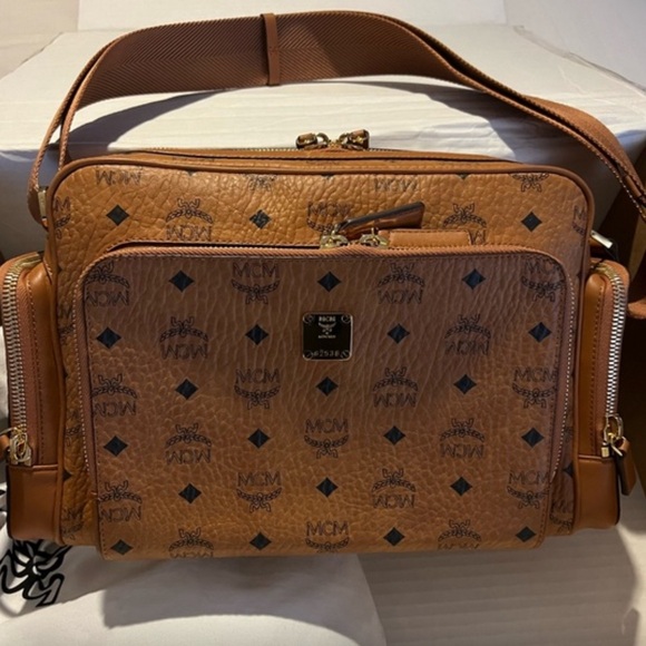 MCM Medium Kalssik Messenger in Visetos. NEW! - Picture 1 of 8